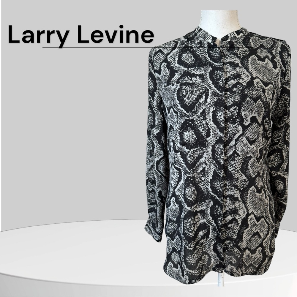 LARRY LEVINE SNAKESKIN PRINT BLOUSE PERFECT for FALL!!   SMALL   #E